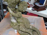 Klassiek stenen tuinbeeld - afbeelding 2 van  5