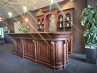 Klassieke engelse houten bar met achterkast - afbeelding 11 van  16