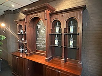 Klassieke engelse houten bar met achterkast - afbeelding 15 van  16