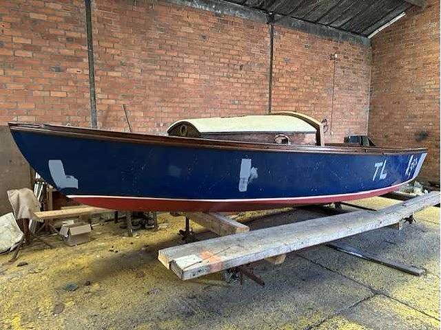 Klassieke houten zeilboot - afbeelding 6 van  13