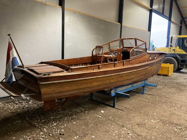 Klassieke kajuitboot / plezierjacht “ny” - afbeelding 28 van  28