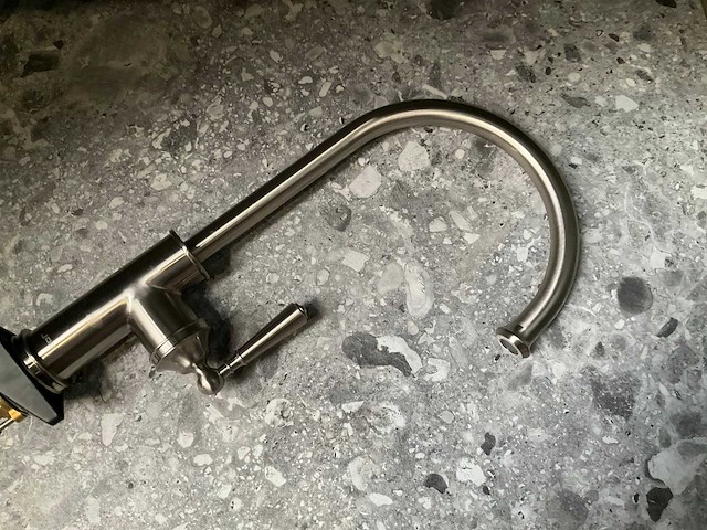 Klassieke keukenmengkraan rvs - afbeelding 2 van  5