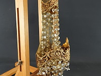 Klassieke, ornate wandlamp met gouden messing frame. - afbeelding 2 van  5