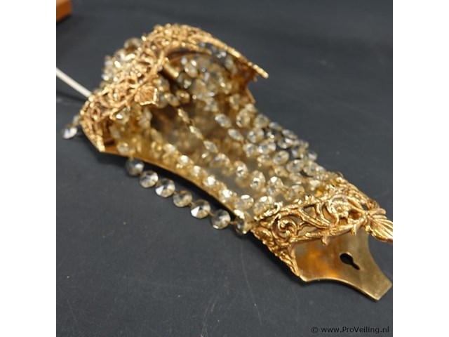 Klassieke, ornate wandlamp met gouden messing frame. - afbeelding 4 van  5