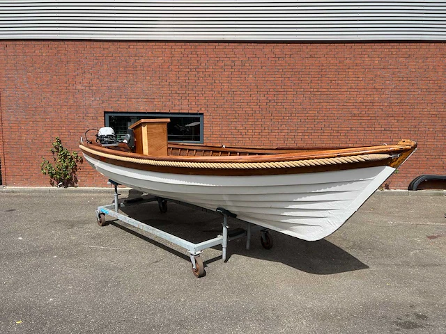 Klassieke sloep met nieuwe selva 9,9pk motor - afbeelding 3 van  7