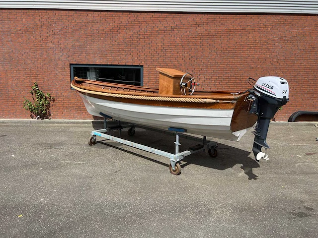 Klassieke sloep met nieuwe selva 9,9pk motor - afbeelding 4 van  7