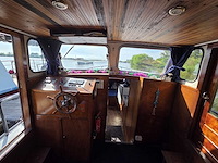 Klassieke stalen motorboot met flybridge en compleet interieur - afbeelding 5 van  18