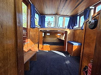 Klassieke stalen motorboot met flybridge en compleet interieur - afbeelding 10 van  18