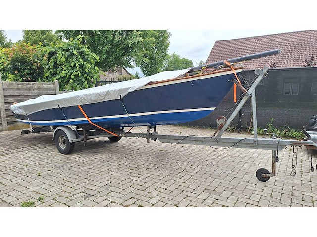 Klassieke zeilboot - 6 meter - afbeelding 9 van  15