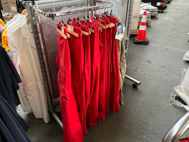 Kleding (10x) - afbeelding 1 van  4