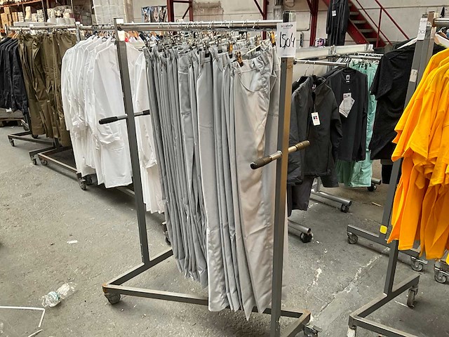 Kleding (13x) - afbeelding 1 van  4