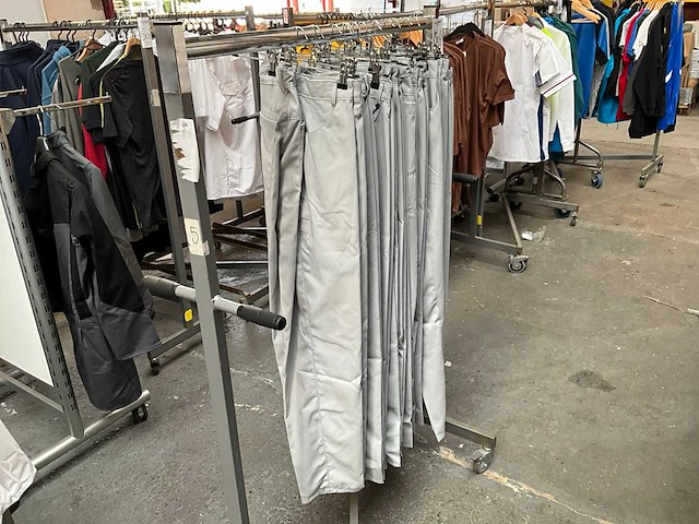 Kleding (13x) - afbeelding 2 van  4