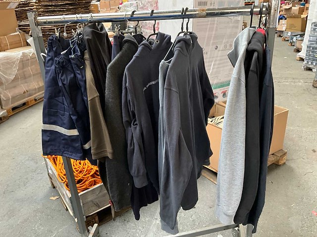 Kleding (13x) - afbeelding 1 van  5