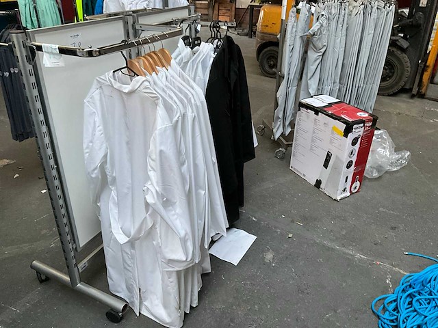 Kleding (14x) - afbeelding 1 van  6