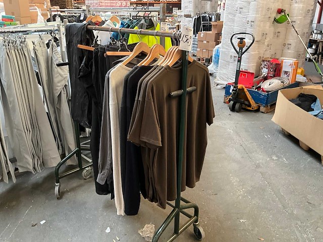 Kleding (14x) - afbeelding 1 van  7