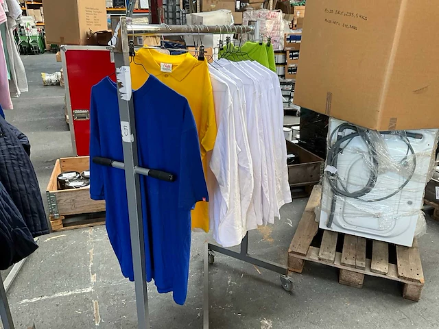 Kleding (14x) - afbeelding 2 van  7