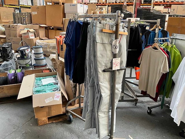 Kleding (14x) - afbeelding 1 van  8