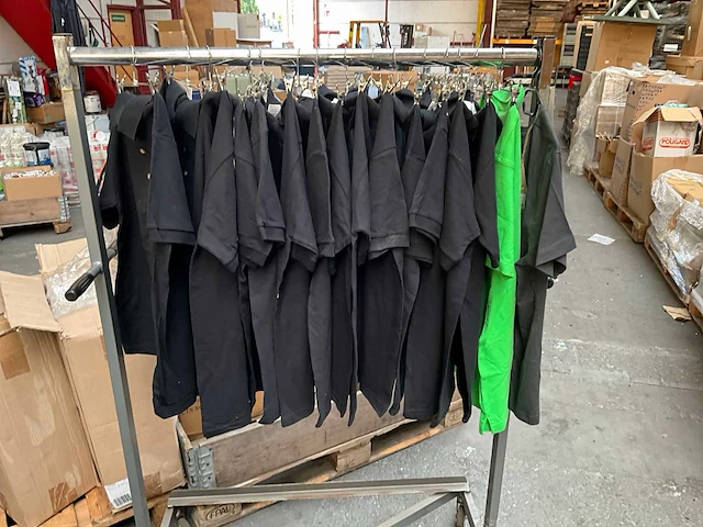 Kleding (16x) - afbeelding 2 van  7