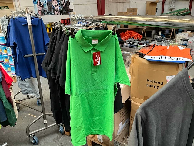 Kleding (16x) - afbeelding 4 van  7