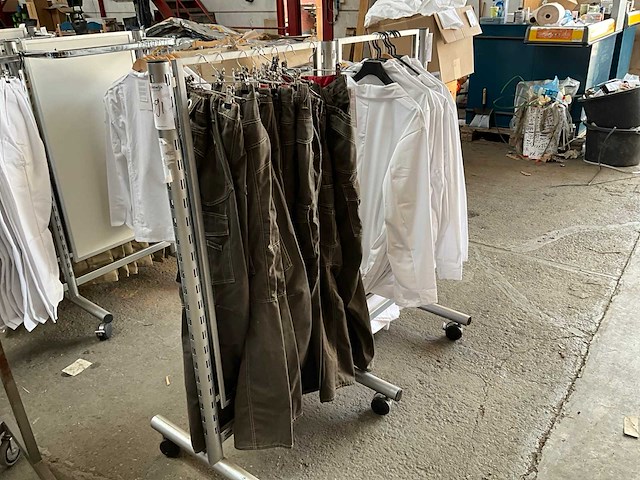 Kleding (17x) - afbeelding 3 van  3