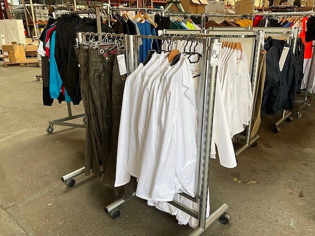 Kleding (17x) - afbeelding 1 van  6