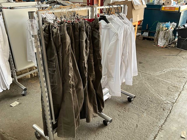 Kleding (17x) - afbeelding 2 van  6