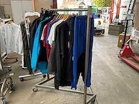 Kleding (18x) - afbeelding 1 van  8