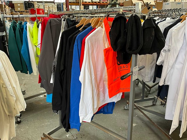 Kleding (19x) - afbeelding 1 van  7