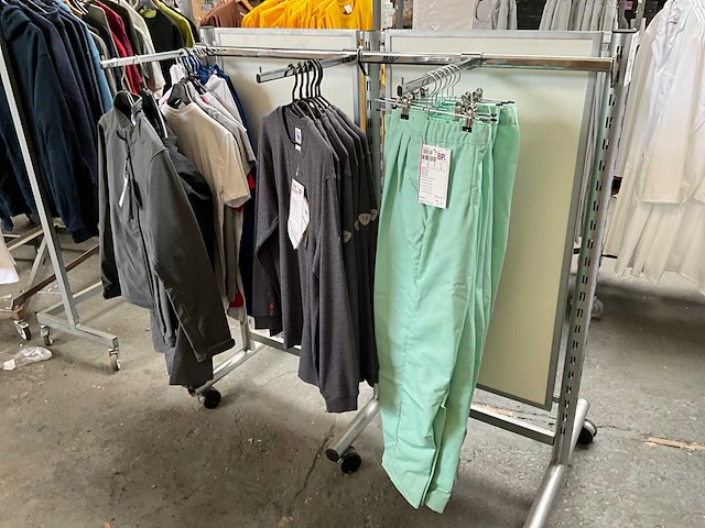 Kleding (22x) - afbeelding 1 van  9
