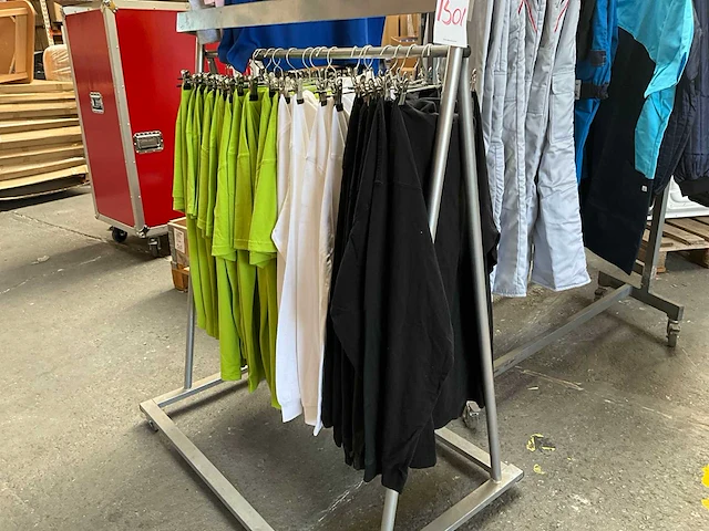 Kleding (23x) - afbeelding 1 van  6