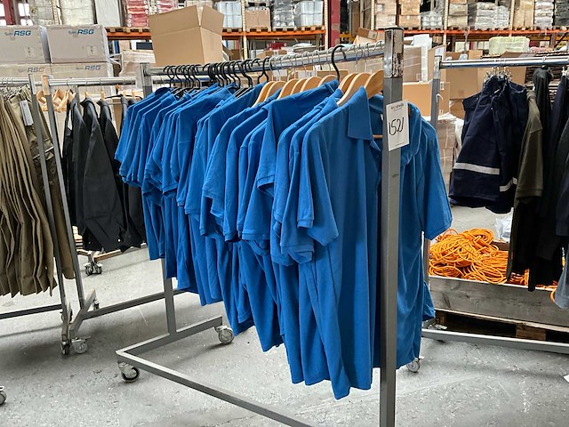 Kleding (32x) - afbeelding 1 van  3