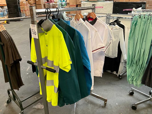 Kleding (8x) - afbeelding 1 van  5