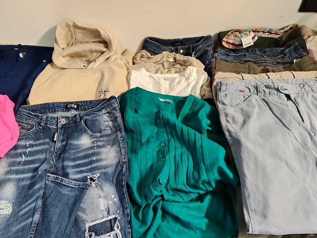 Kleding mix dames/heren (+550 stuks) - afbeelding 15 van  61