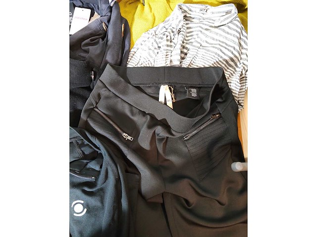 Kleding mix dames/heren (+550 stuks) - afbeelding 31 van  61