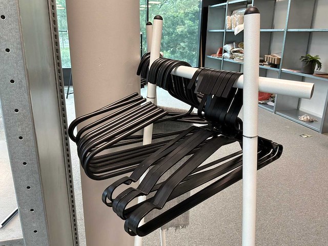 Kleding rek - afbeelding 3 van  3