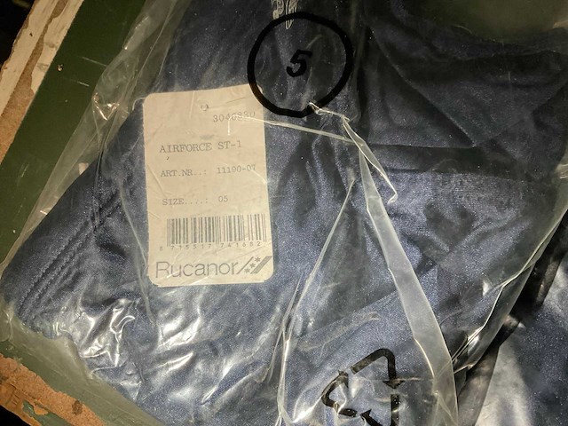 Kleding, schoenen, accessoires (1650x) - afbeelding 2 van  12