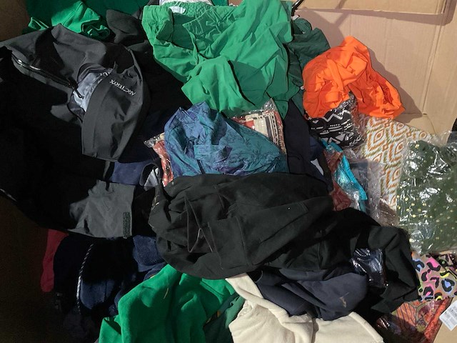 Kleding, schoenen, accessoires (1650x) - afbeelding 5 van  12