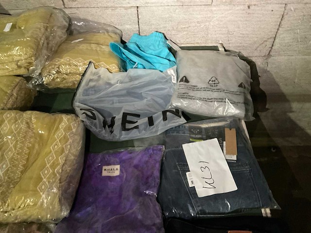 Kleding, schoenen, accessoires (1650x) - afbeelding 9 van  12