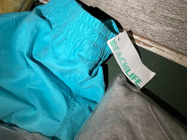 Kleding, schoenen, accessoires (1650x) - afbeelding 12 van  12