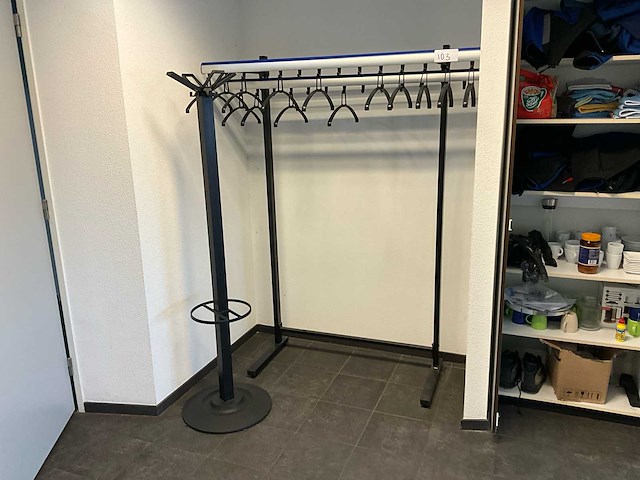 Kledingkast (2x) - afbeelding 1 van  5