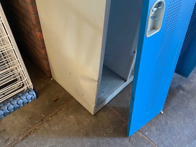 Kledingkast kast (3x) - afbeelding 3 van  5