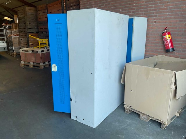 Kledingkast kast (3x) - afbeelding 5 van  5