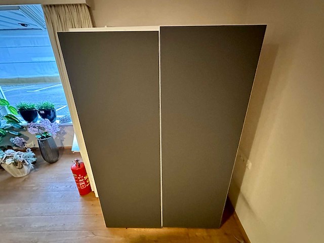 Kledingkast - afbeelding 1 van  2