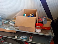 Kledinglocker en bedrijfswageninrichting met inhoud - afbeelding 4 van  12