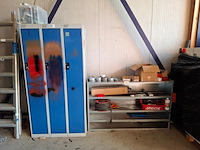 Kledinglocker en bedrijfswageninrichting met inhoud - afbeelding 1 van  12