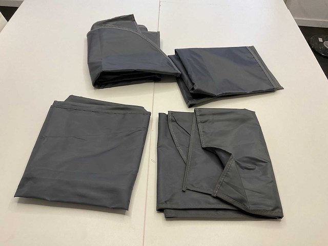 Kledingrek met 4 kledinghoezen - afbeelding 6 van  6