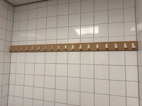 Kledingrek met inhoud - afbeelding 7 van  7