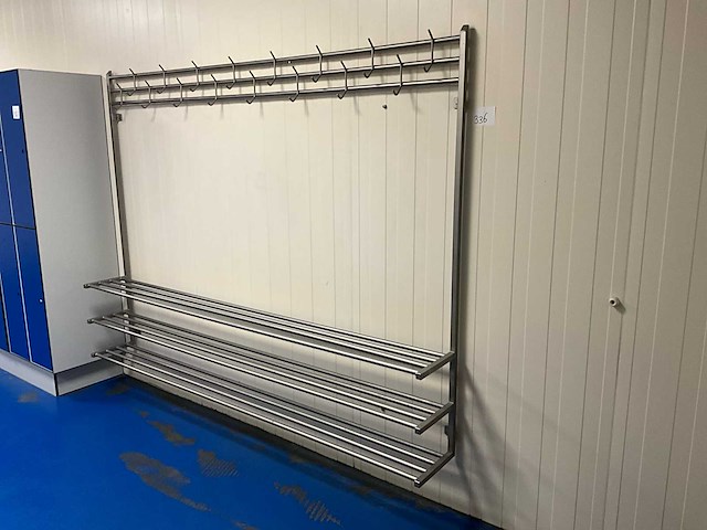 Kledingrek - afbeelding 1 van  3