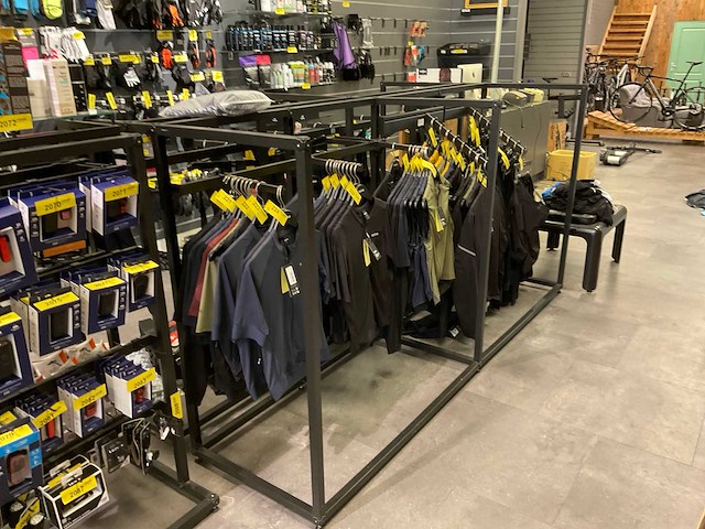 Kledingrek - afbeelding 4 van  11