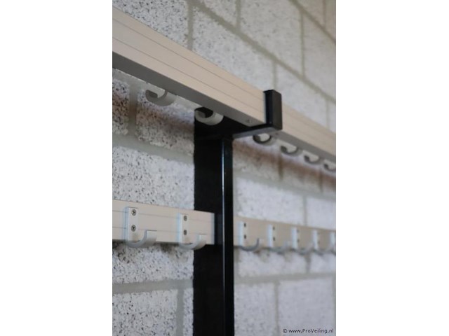 Kleedkamerbank met kapstok - 562x39x175cm - afbeelding 3 van  5